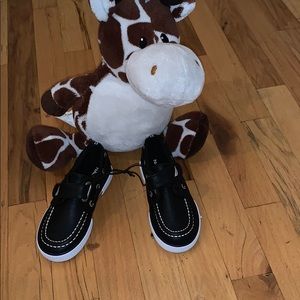 New never worn Nautica toddler boat shoes.